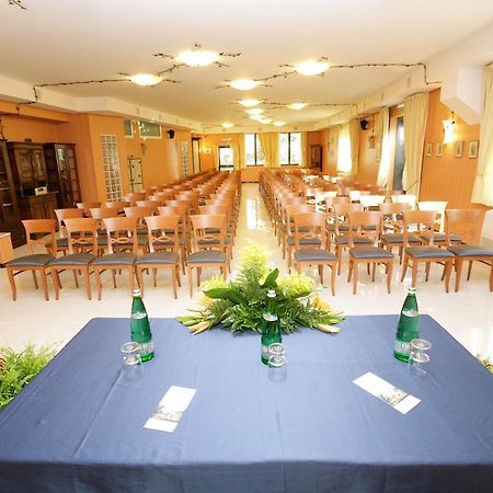 Complesso L'Oasi Hotel Aranova Bagian luar foto