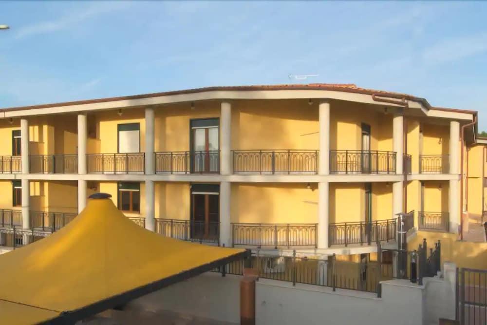Complesso L'Oasi Hotel Aranova Bagian luar foto